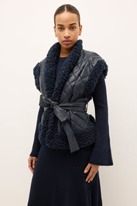 Beatrice Vest in Naval
