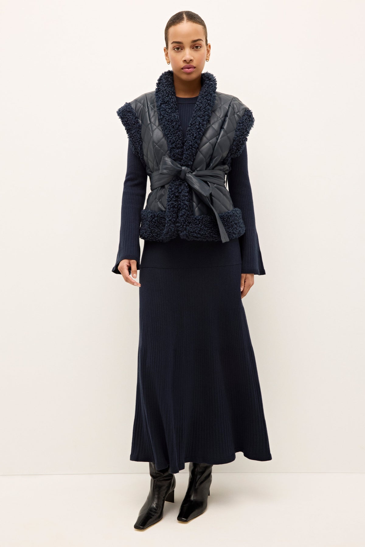 Beatrice Vest in Naval