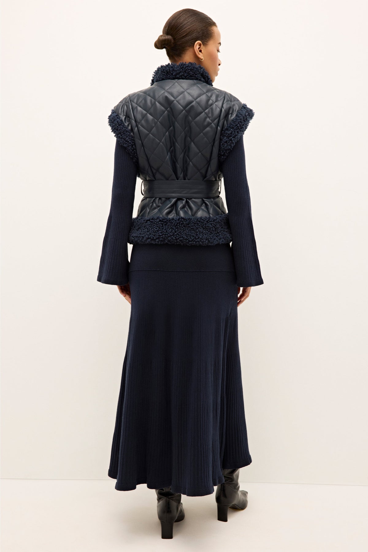 Beatrice Vest in Naval