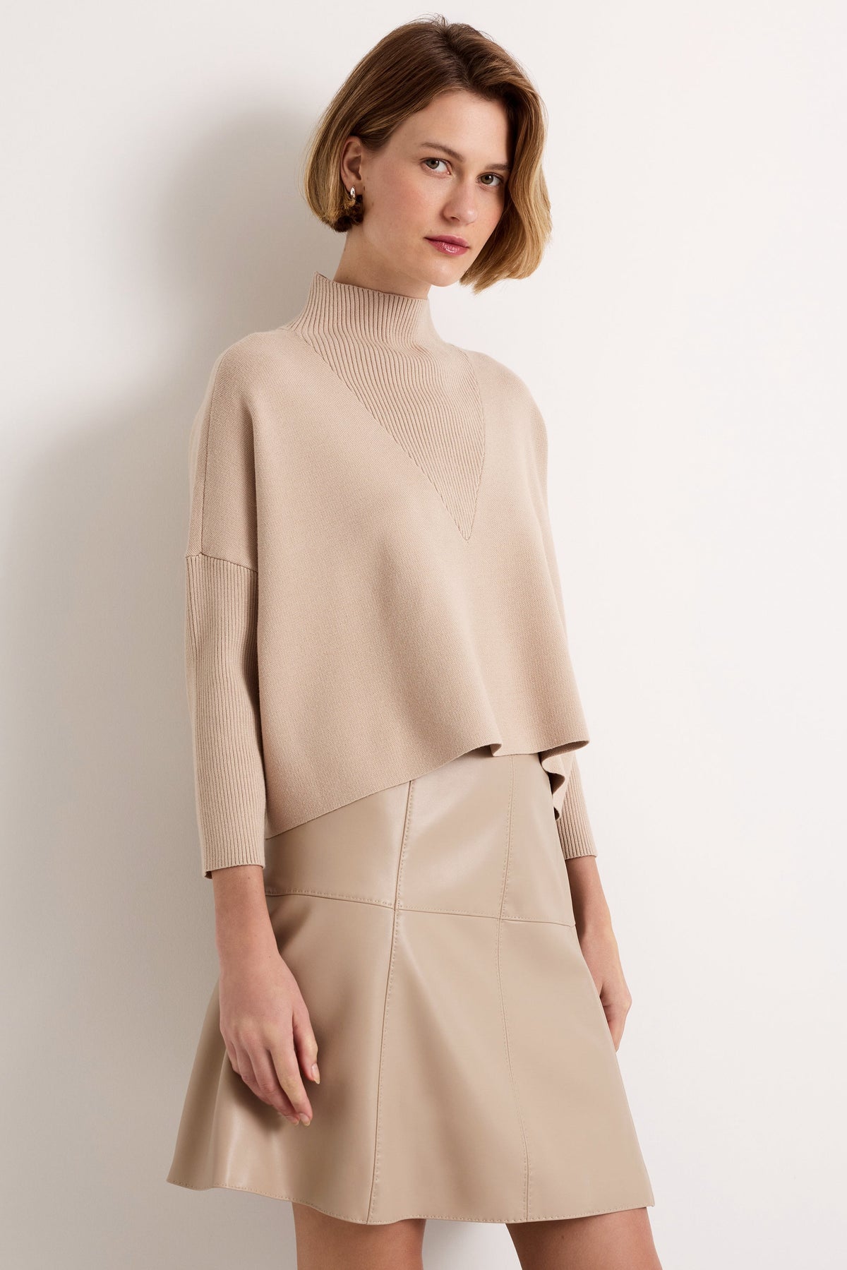 Claudie Popover in Camel
