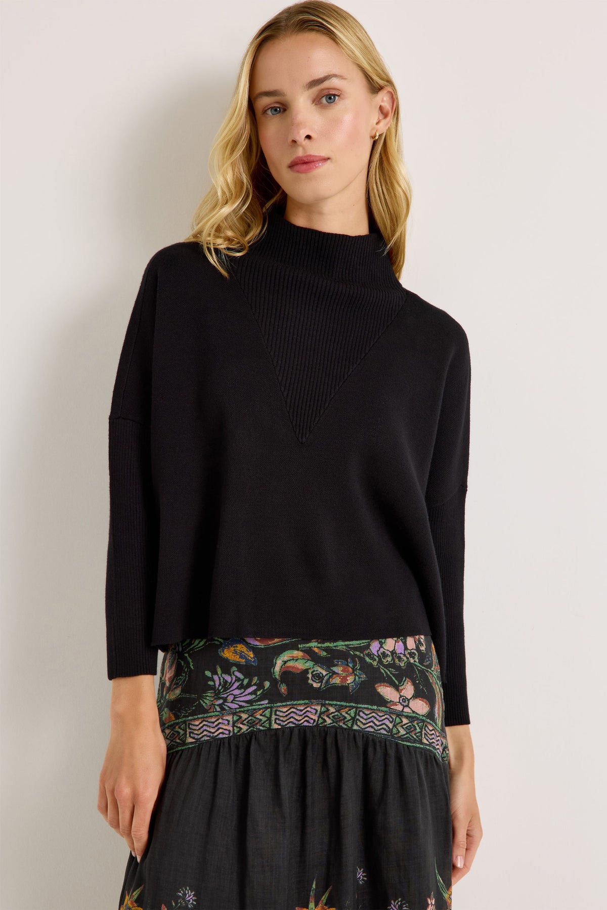 Claudie Popover in Black