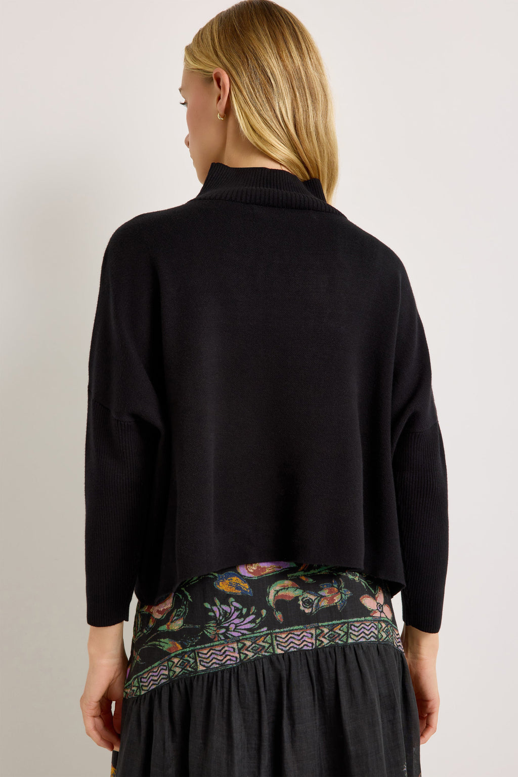 Claudie Popover in Black