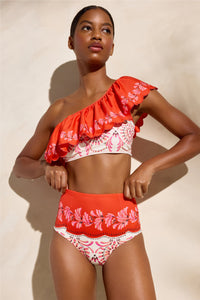 Micha Bottom in Seraphine