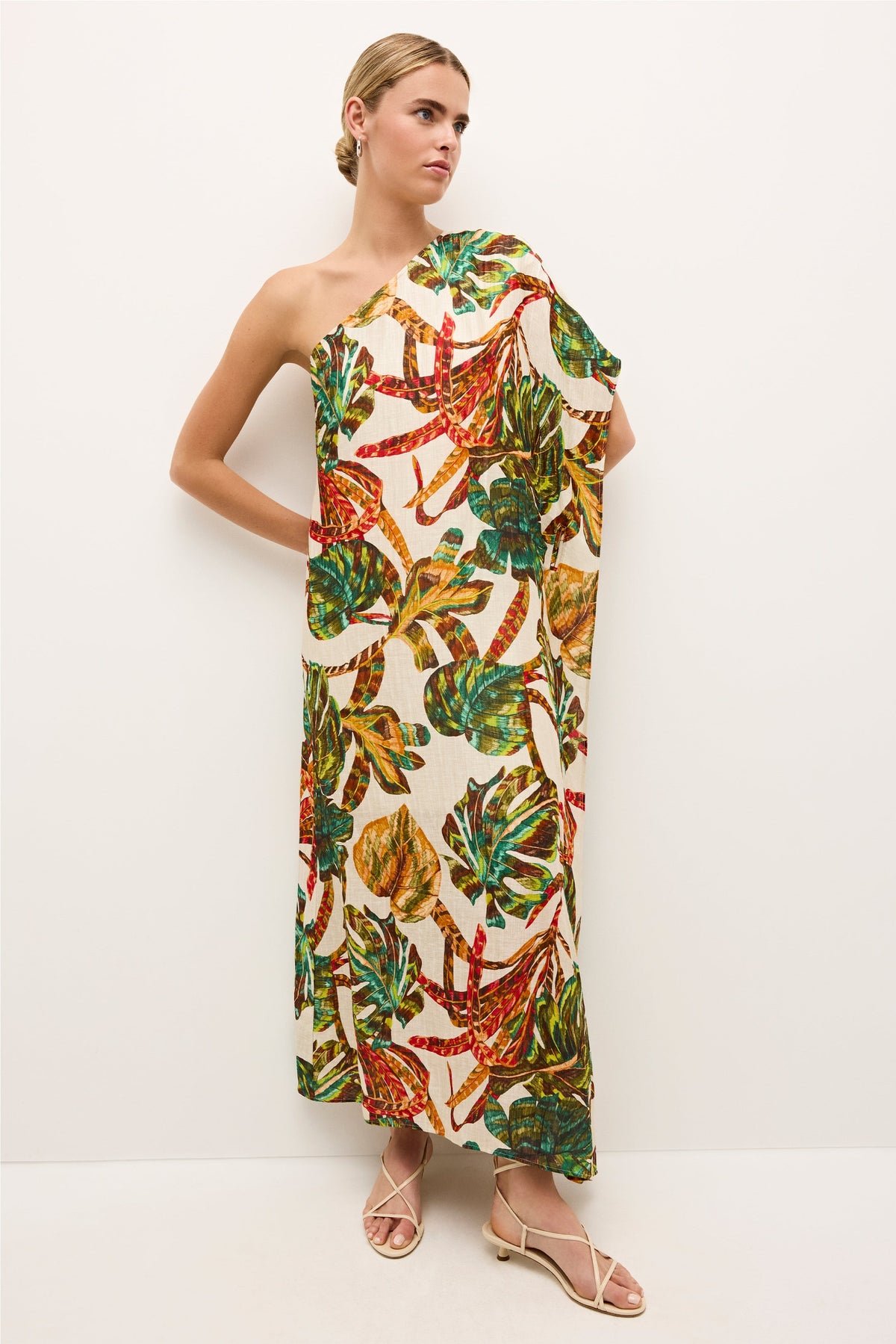 Tropical print one-shoulder dress with a relaxed fit and statement silhouette 