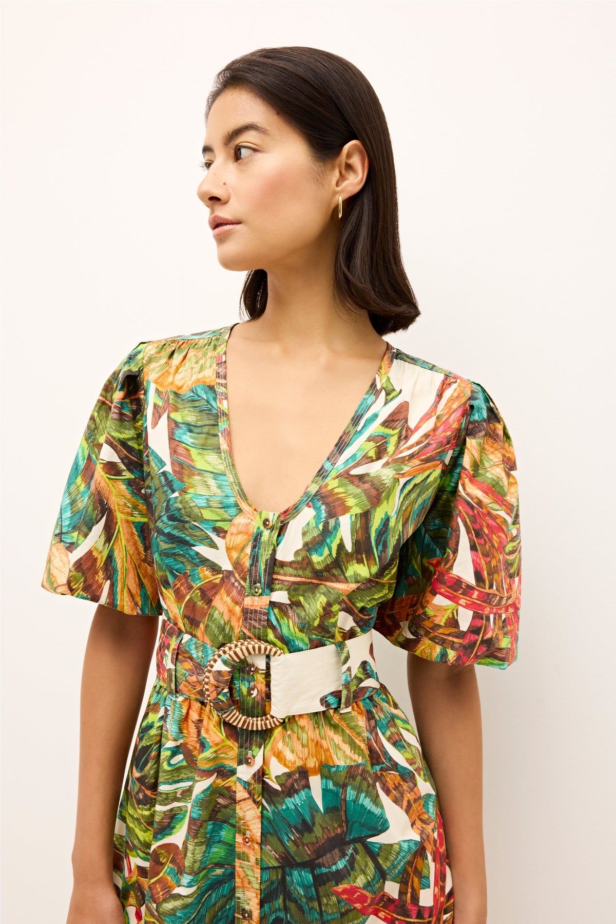 Short sleeve v-neck dress with bold jungle inspired colors 