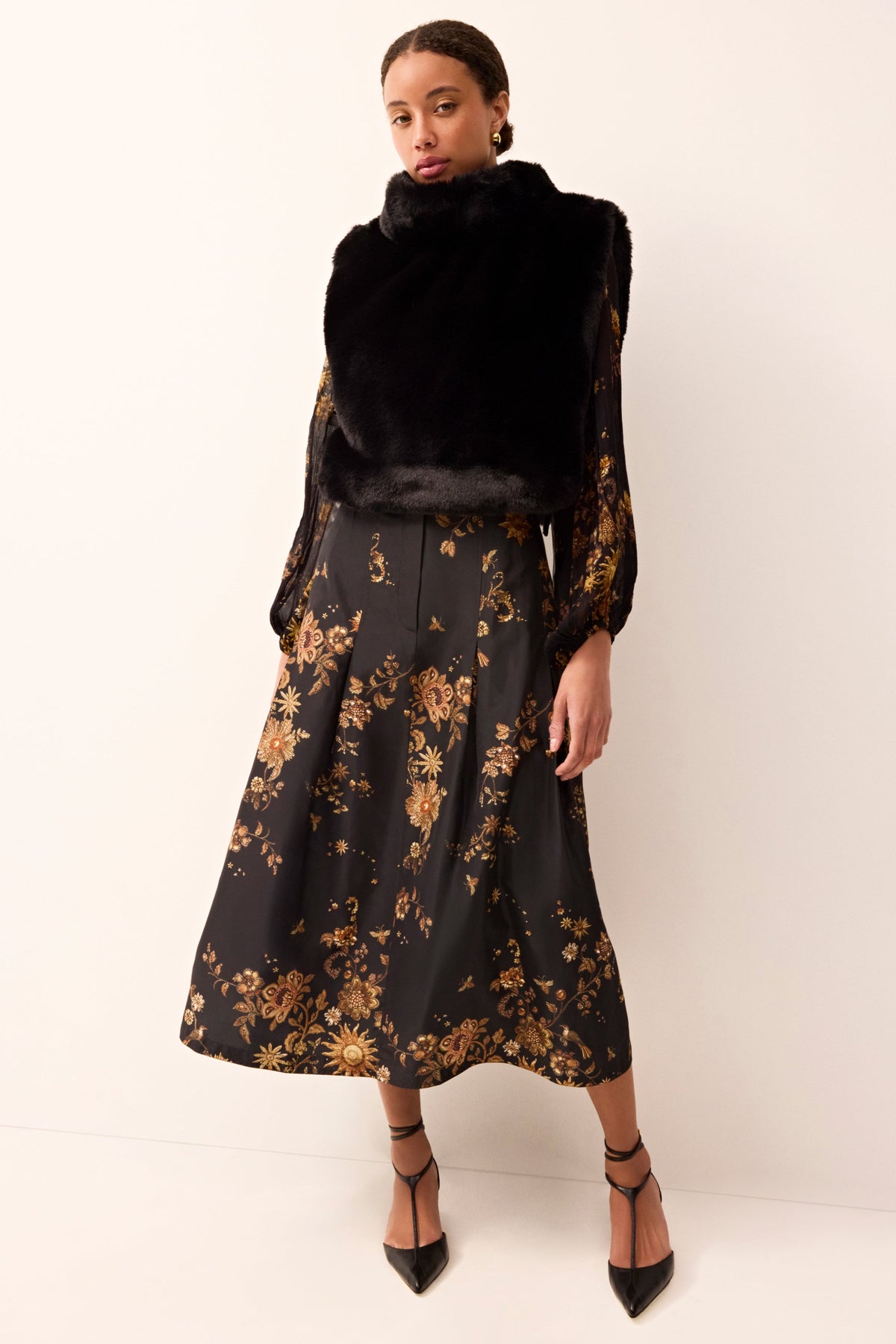 Cordelia Popover in Black