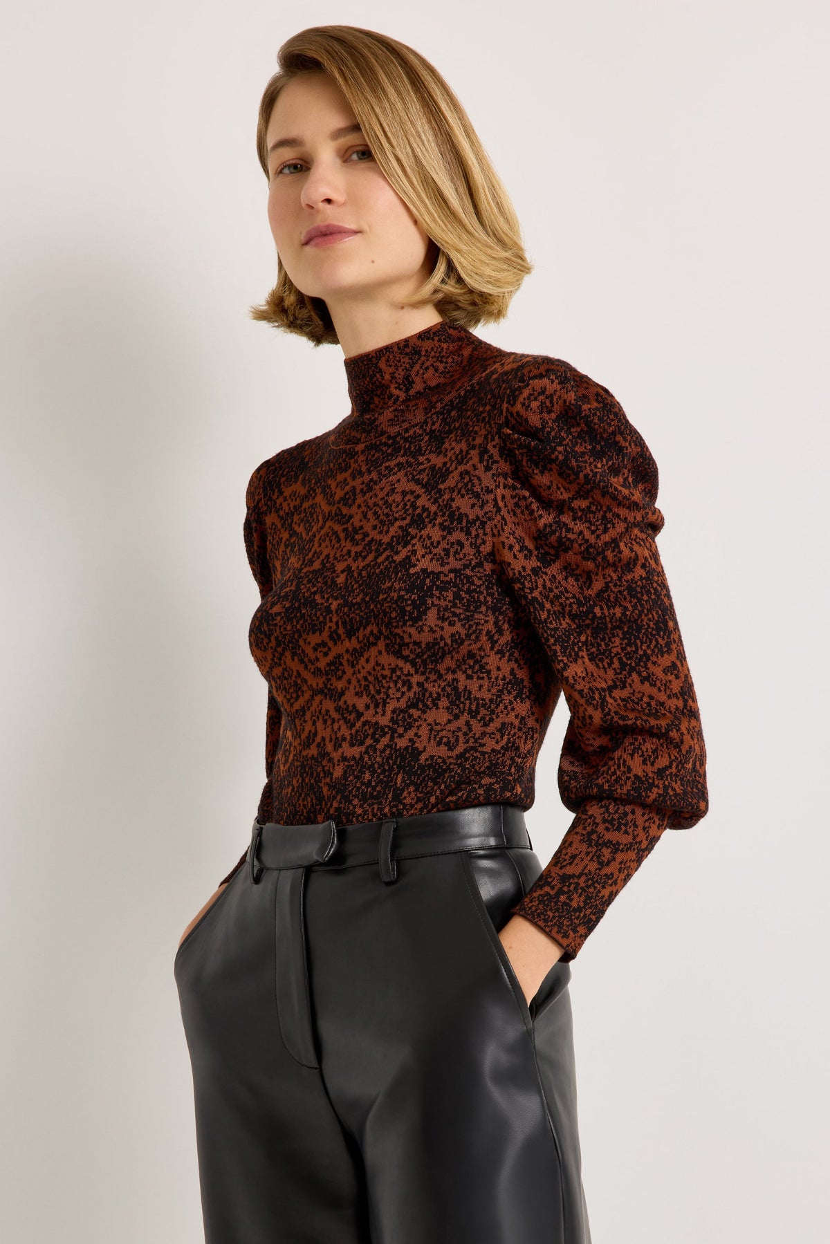 Roxi Top in Oxide