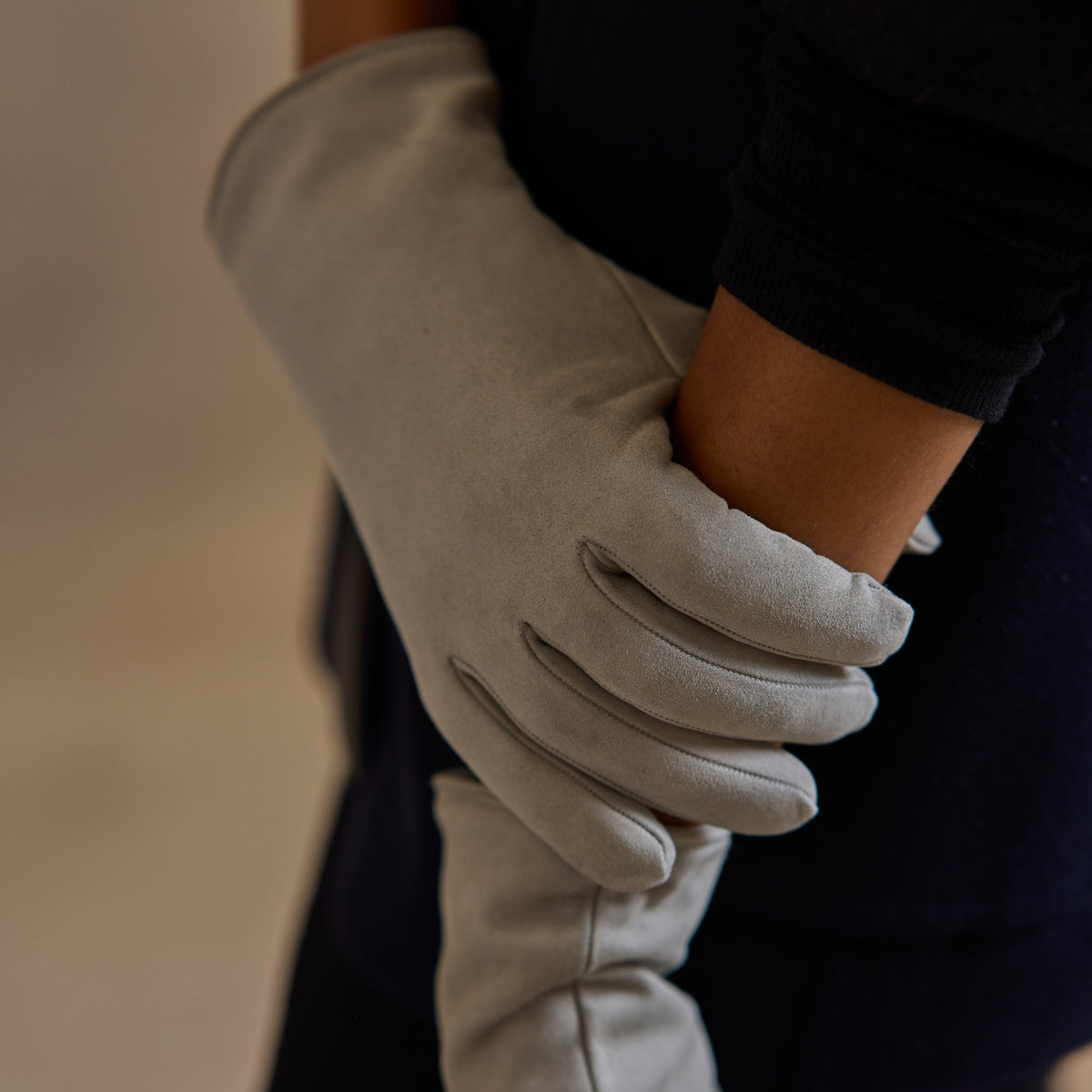 Babe 24 in Suede Pale Grey