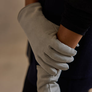 Babe 24 in Suede Pale Grey