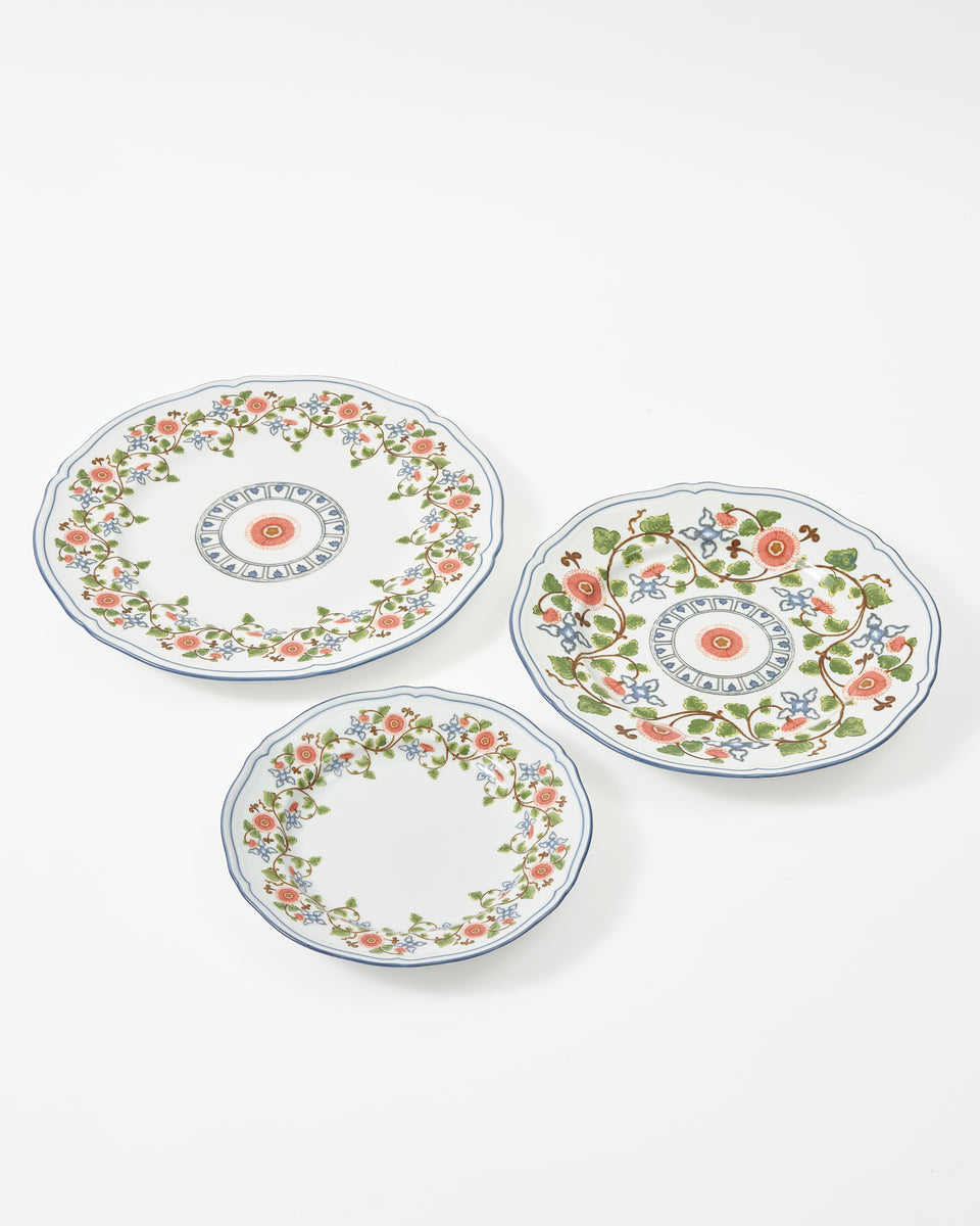 Complete Service Set of "Martina" Dinnerware by Ginori 1735