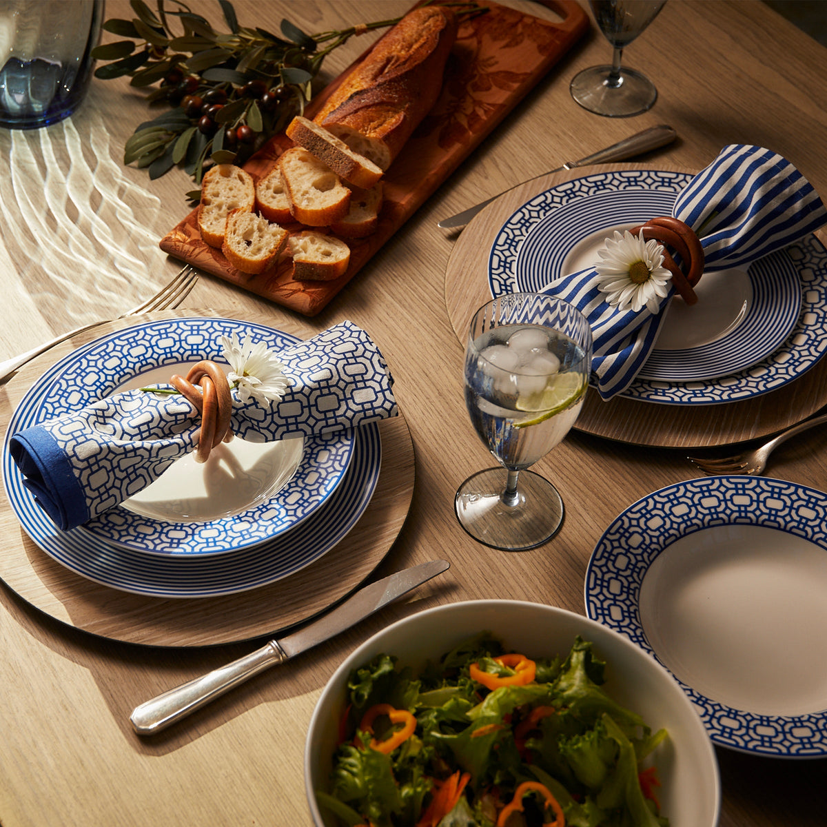 Newport Garden Gate Dinner Napkins in Blue, Set of 4