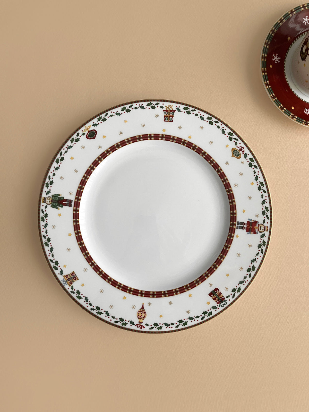 Prouna Nutcracker Dinner Plate Studio Photo