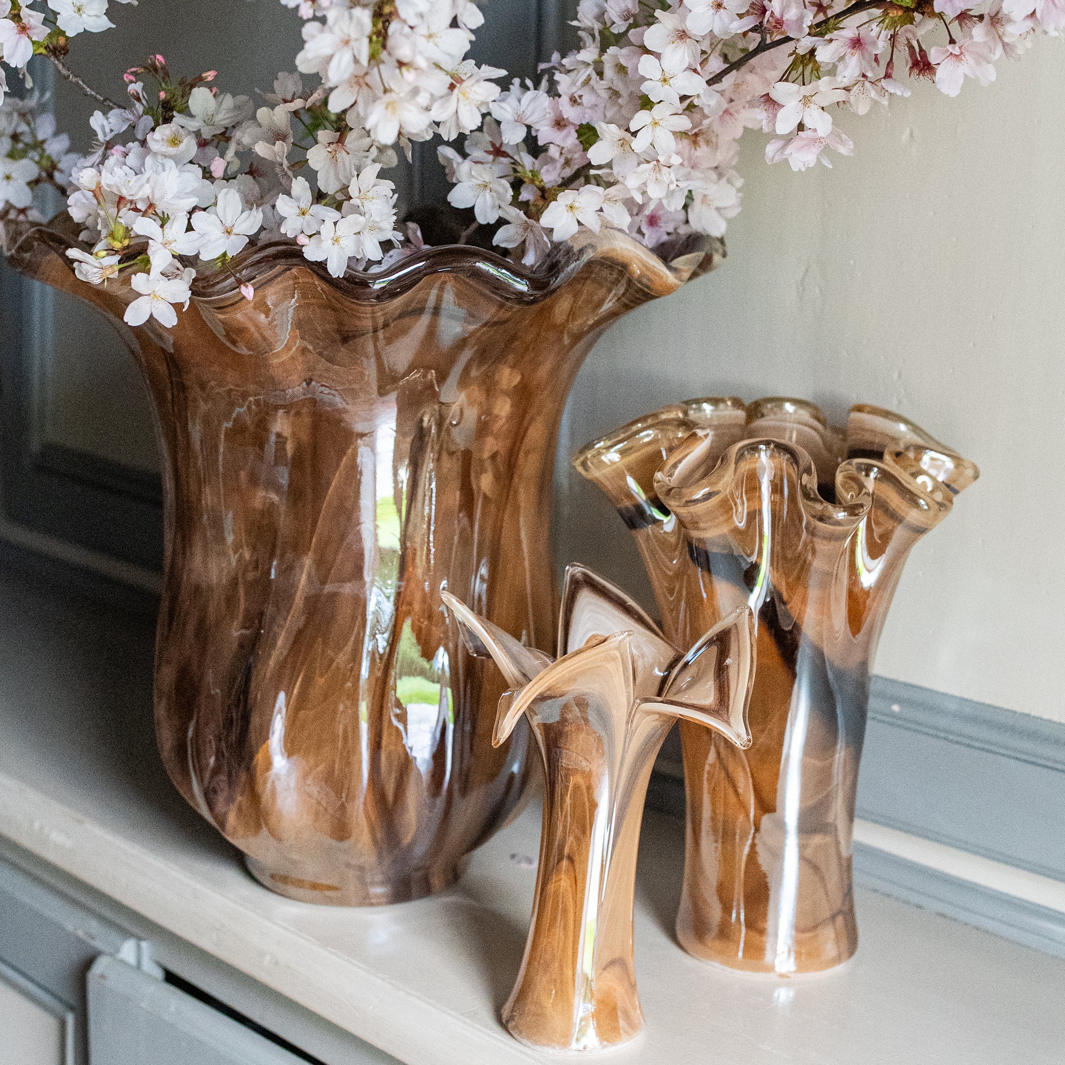 Onda Glass Twisted Flower Vase in Tortoiseshell