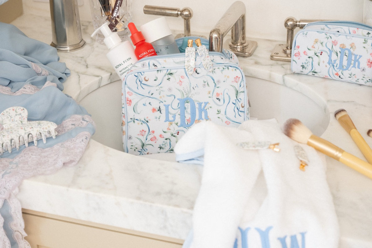 Signature Hand Towel in Light Blue, Set of 2
