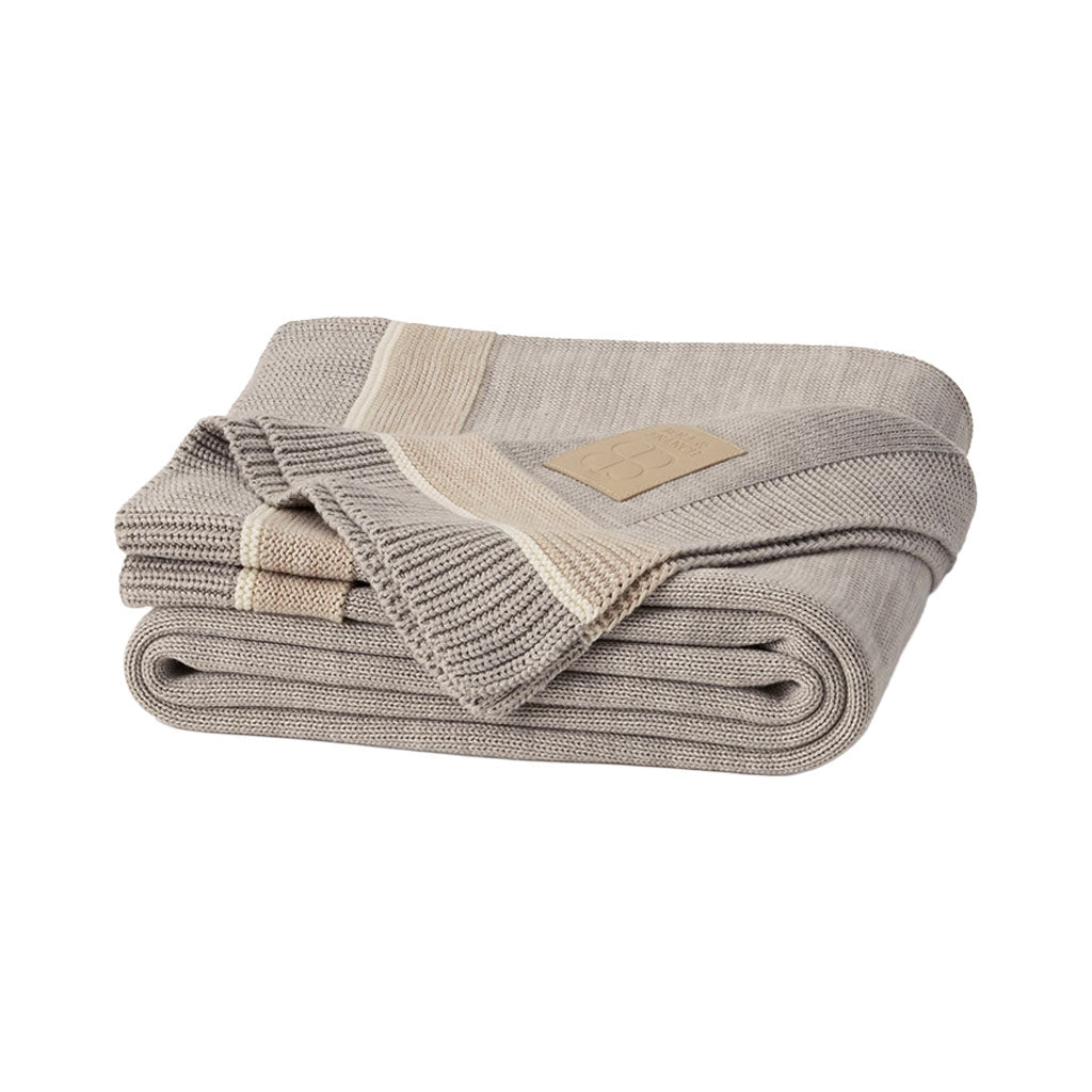 Court Knit Throw Blanket in Heathered Pewter