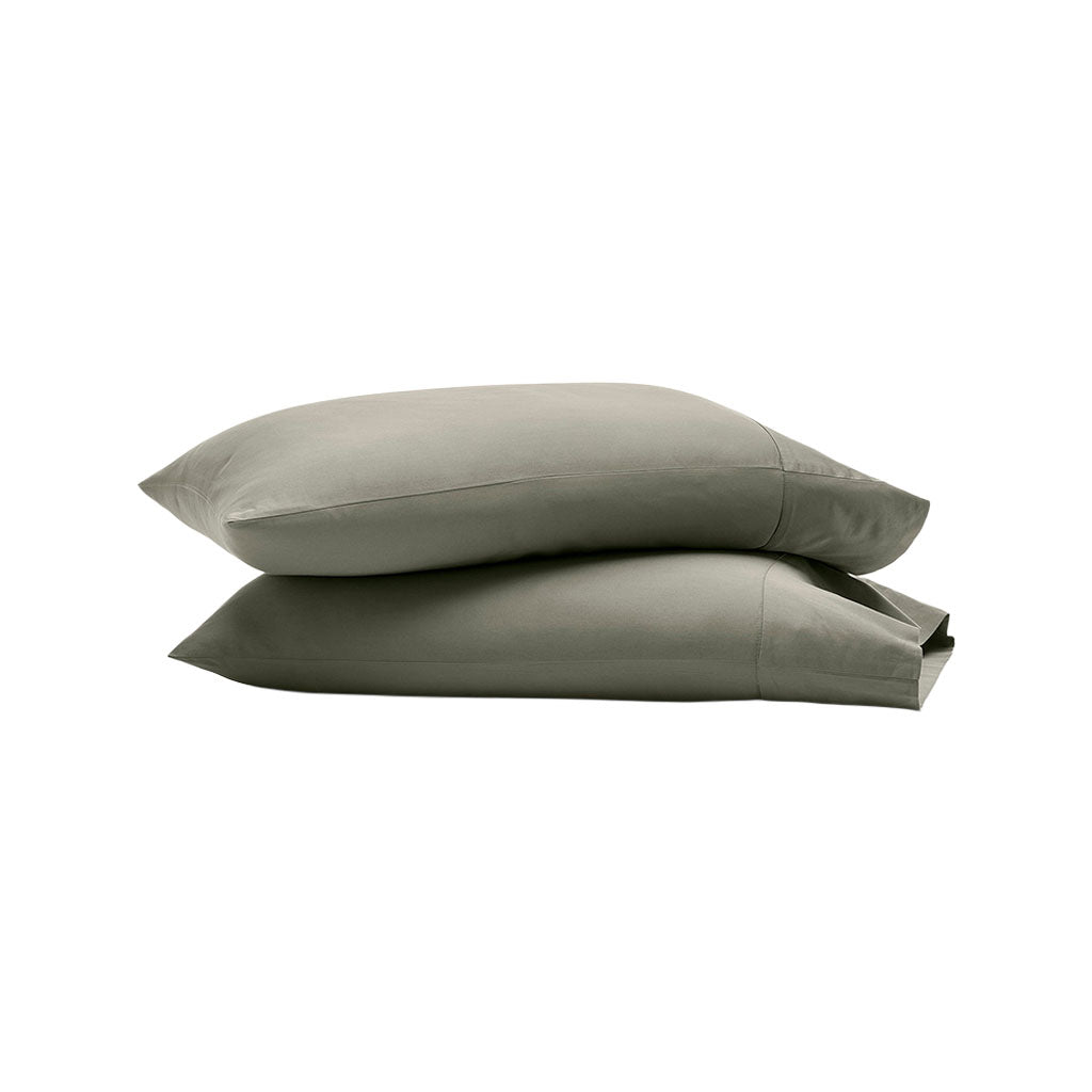 Percale Hemmed Pillowcase Set in Juniper