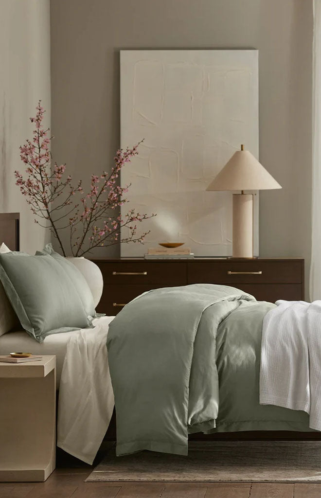 Signature Hemmed Duvet Set in Sageleaf