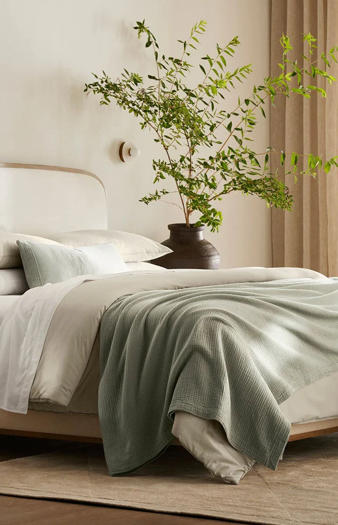 Dream Bed Blanket in Sageleaf