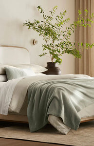 Dream Bed Blanket in Sageleaf