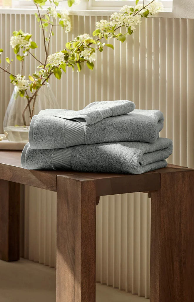 Plush Bath Towel Set in Shore