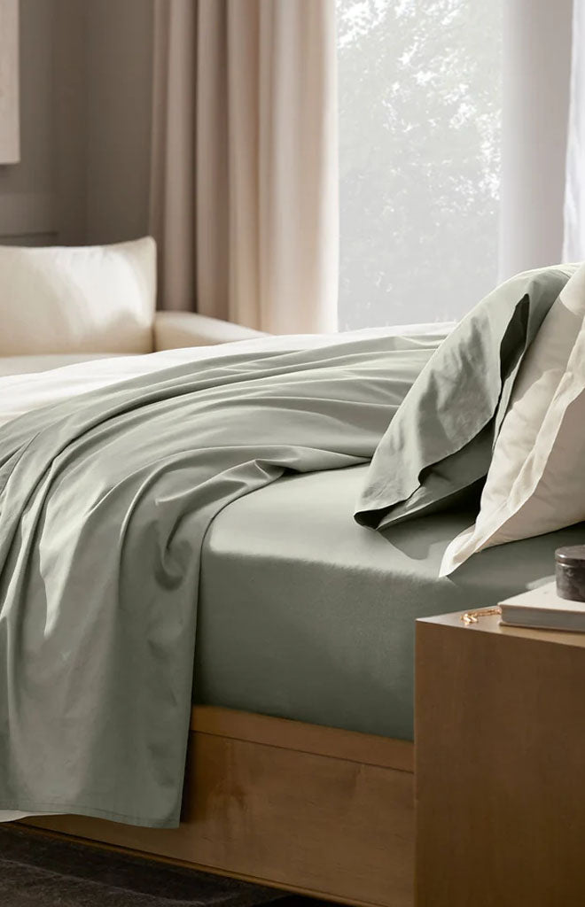 Signature Hemmed Sheet Set in Sageleaf