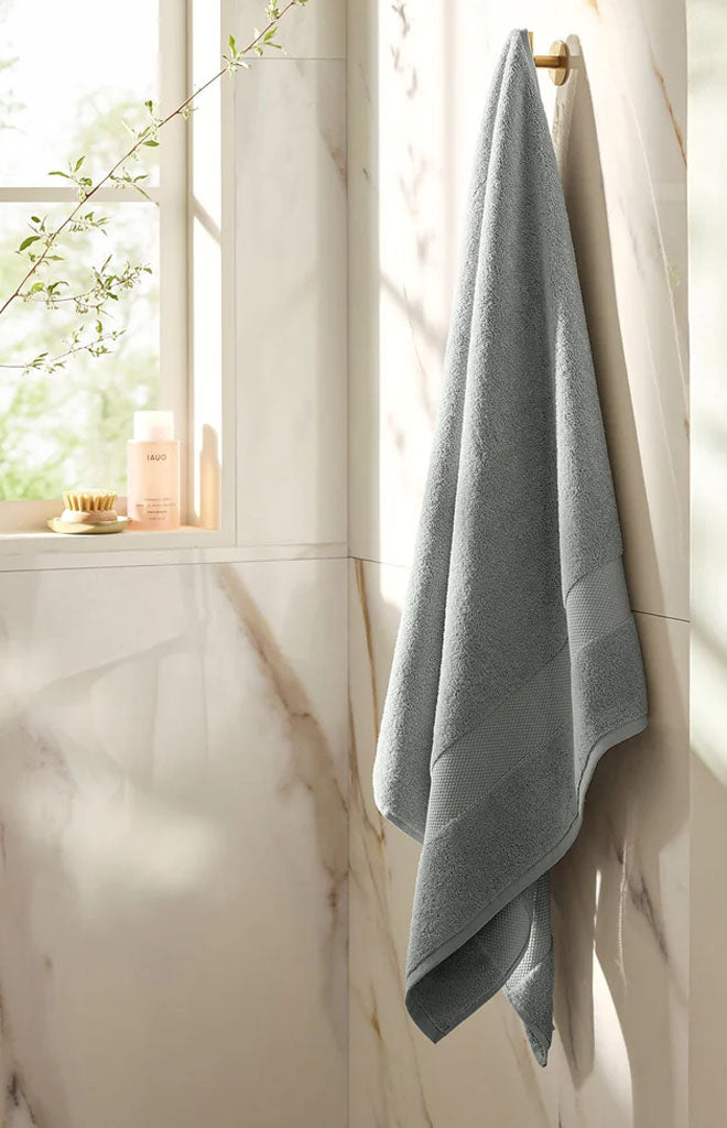 Plush Bath Towel in Shore