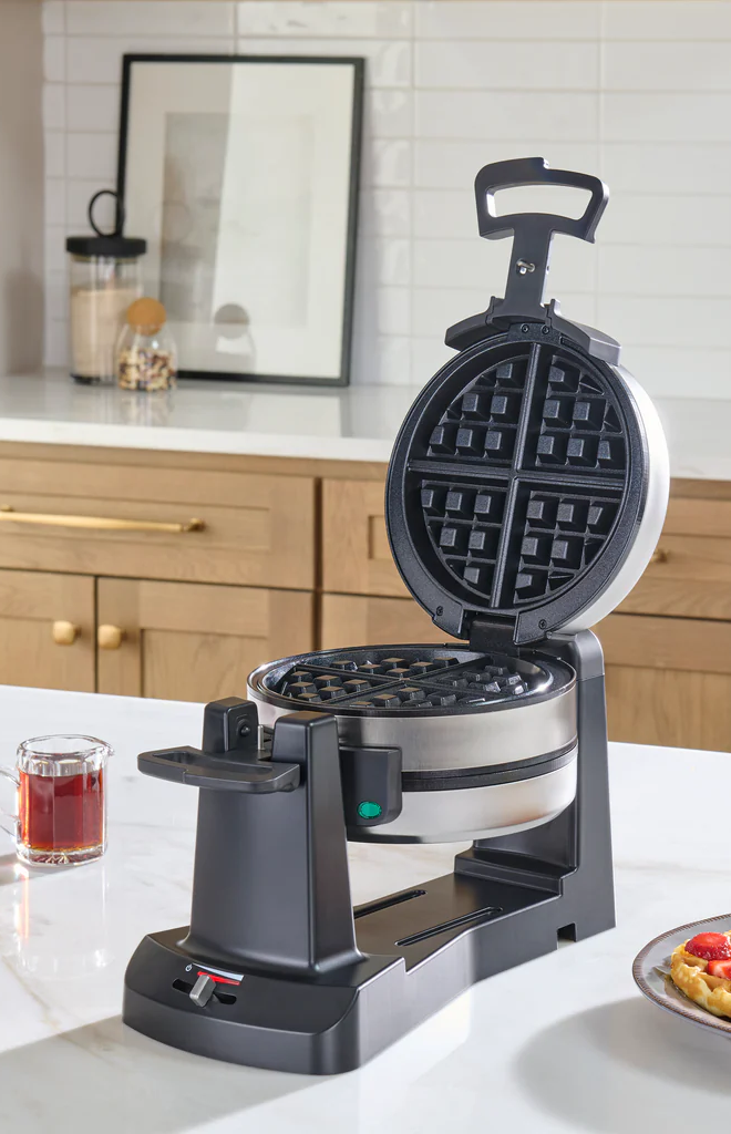 Double Flip Belgian Waffle Maker