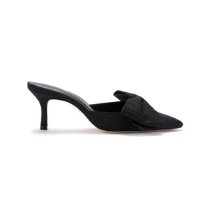 Mini Elle Pump In Black Fabric