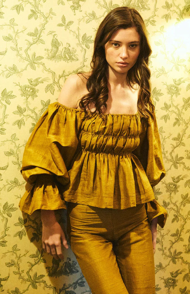 Elisabeth in Ochre