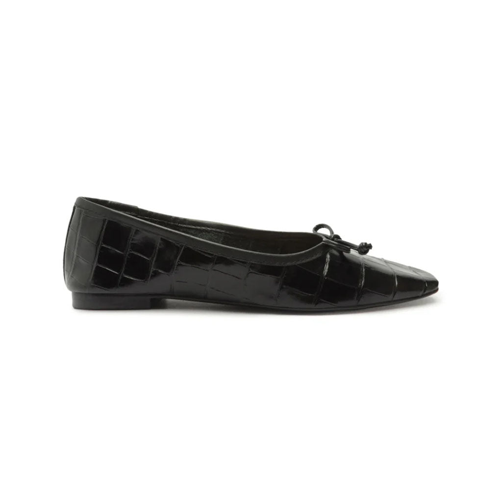 Arissa Leather Flat in Black