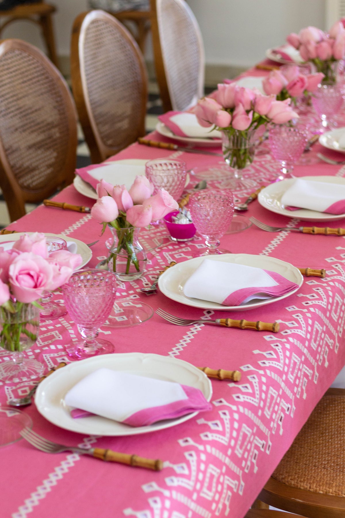 Ojete Rectangular Tablecloth in Bougainvillea