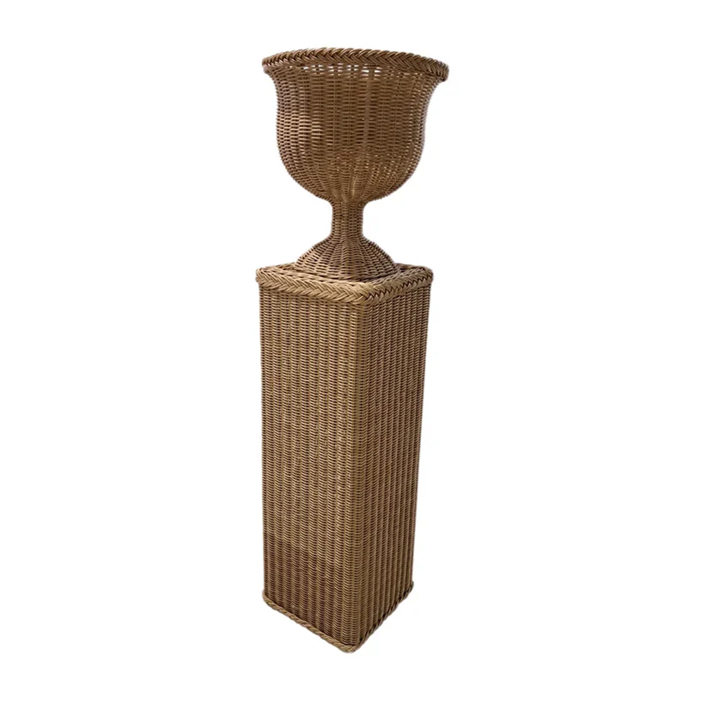 Outdoor Braided Pedestal