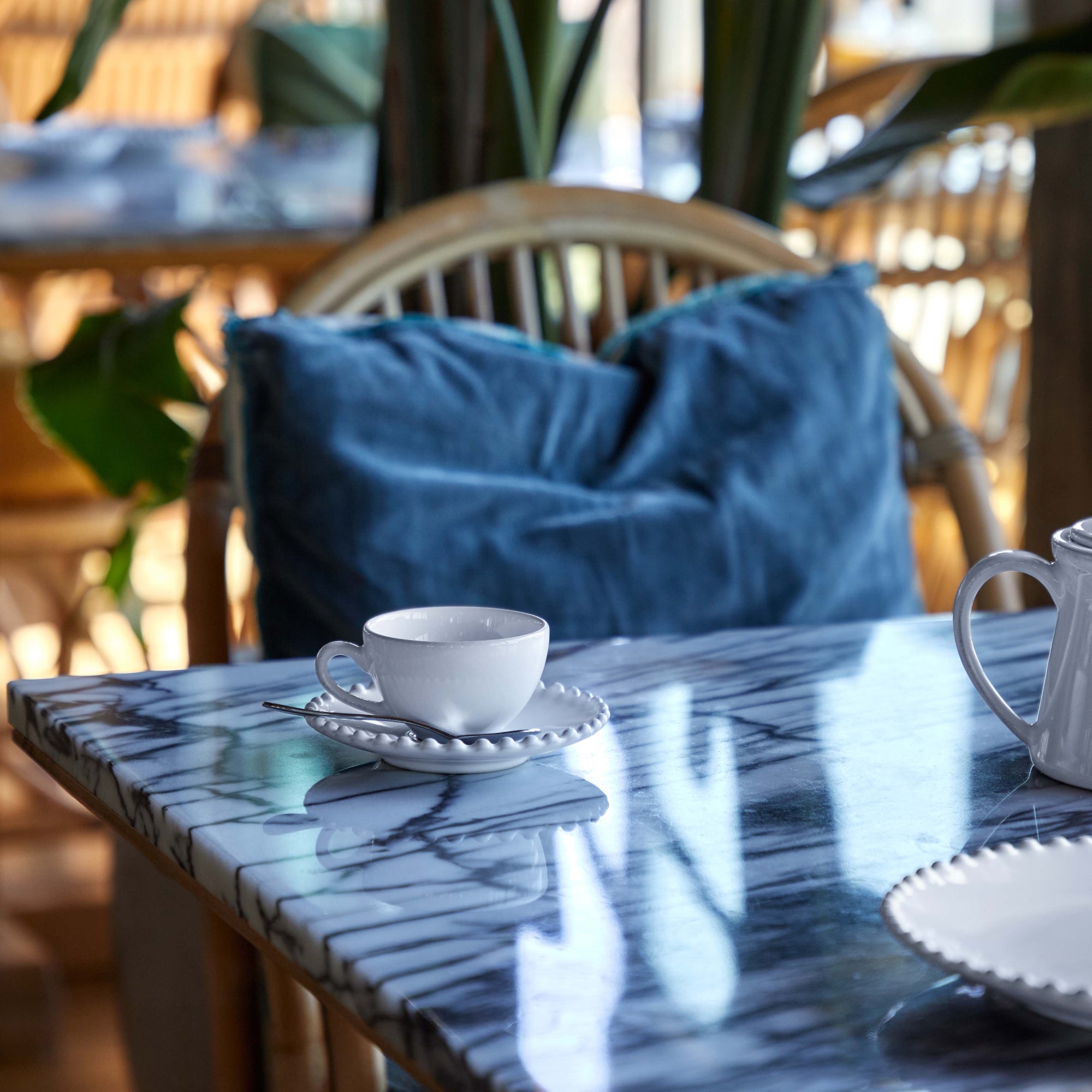 Pearl Collection Tea Cups & Saucers in White, Set of 6