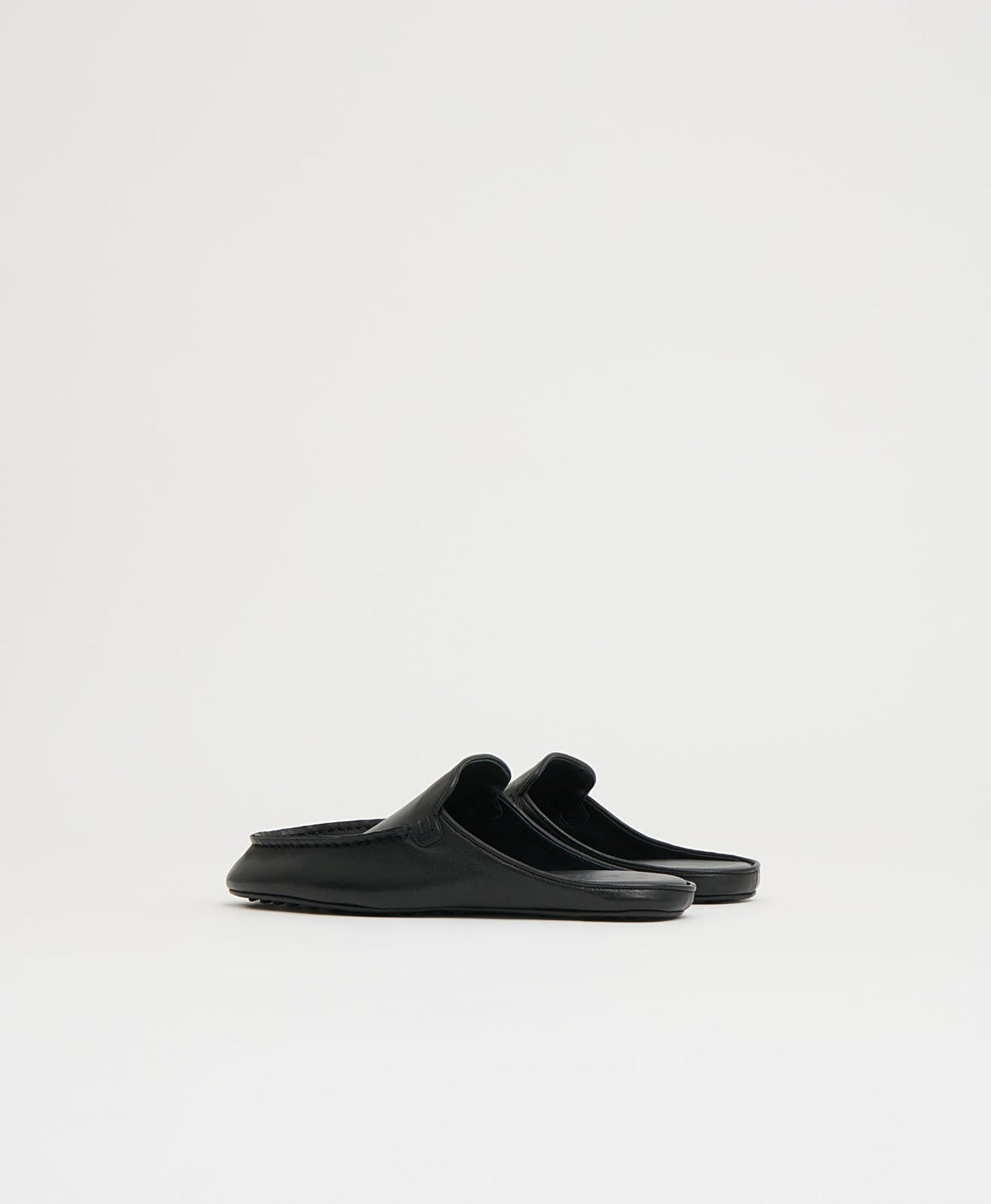 Moccasin Mule in Black
