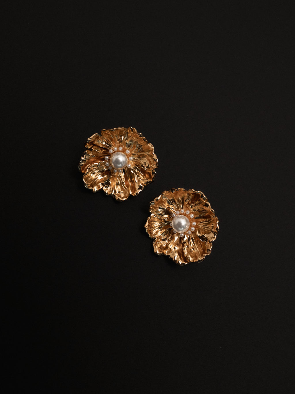 The Poppy Post Earring in Gold