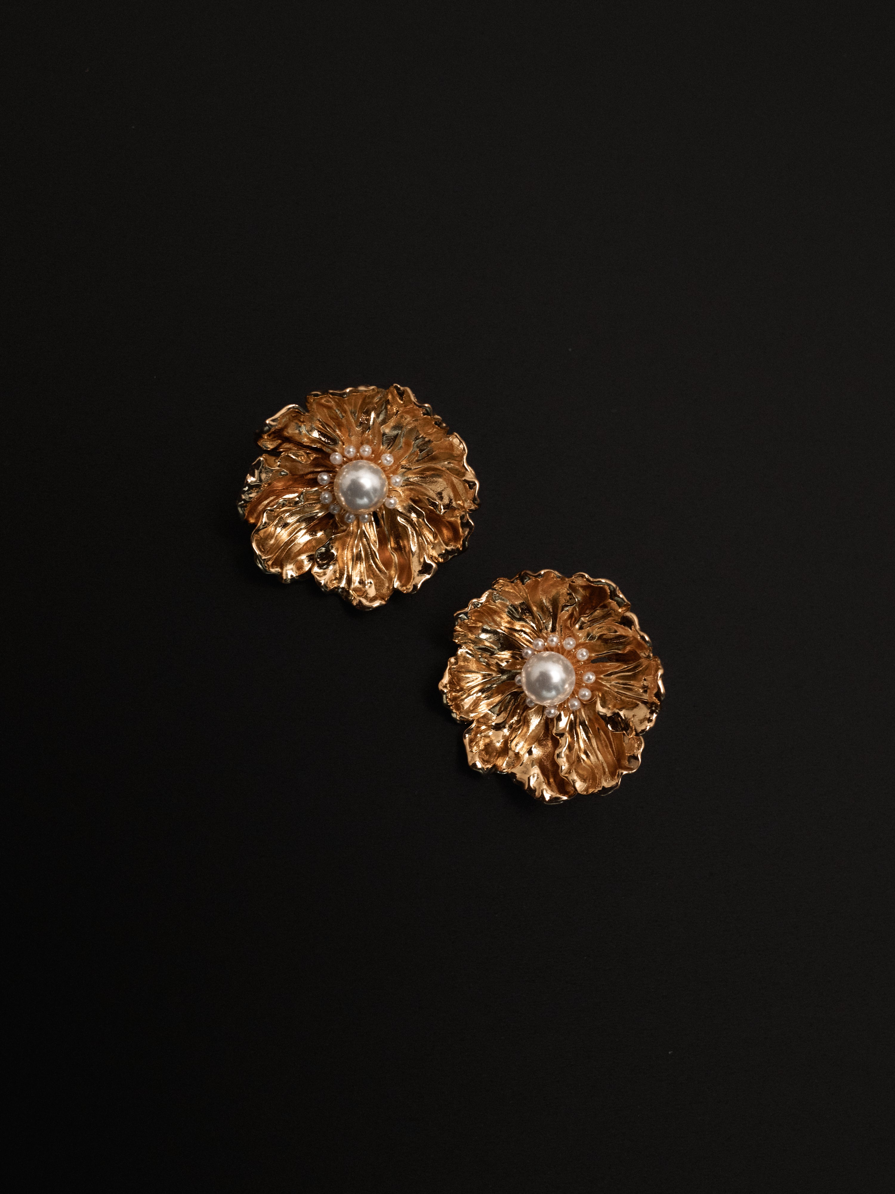 V. Chapman x Kristopher Brock Poppy Post Earring in Gold