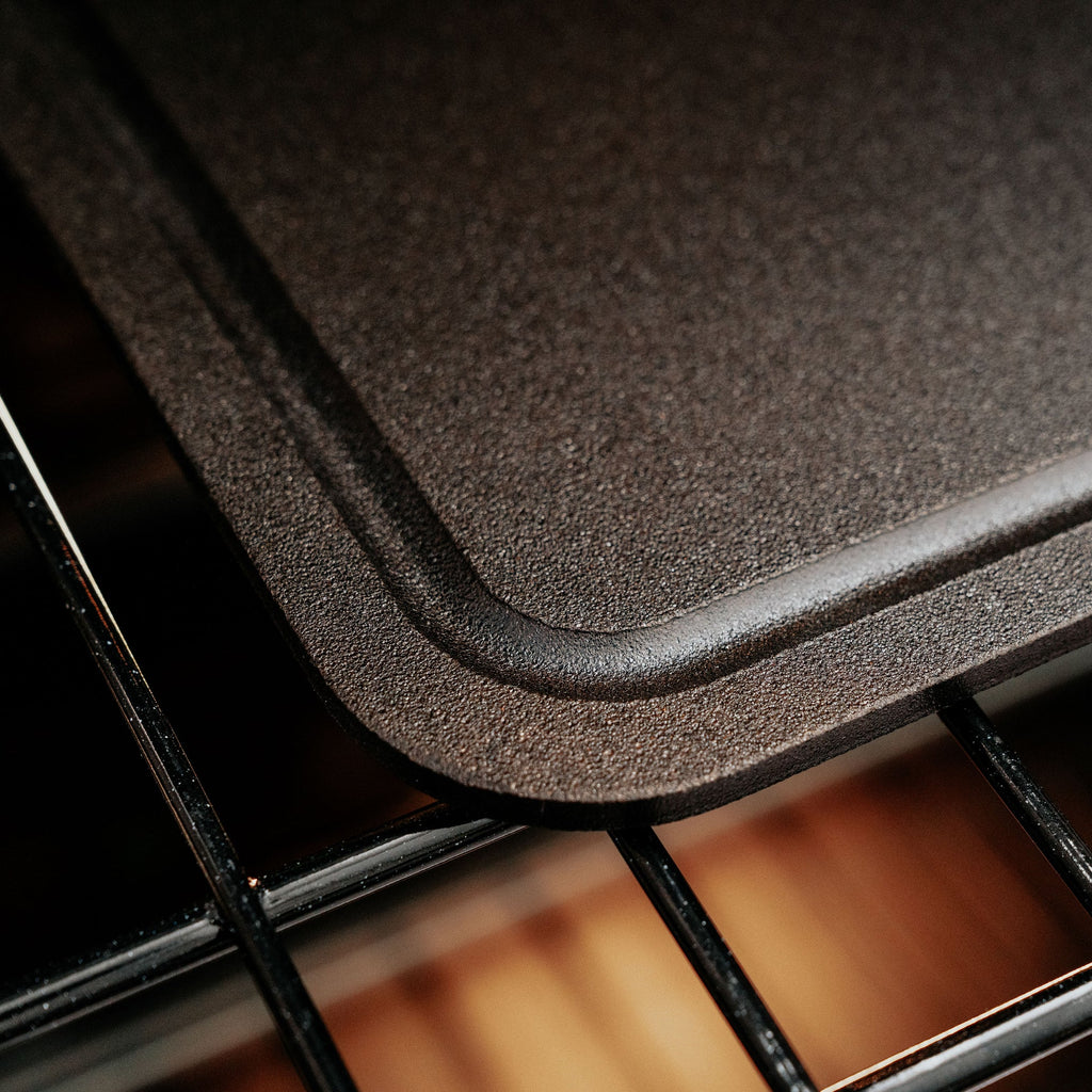 Pizza Steel with Moat in Black