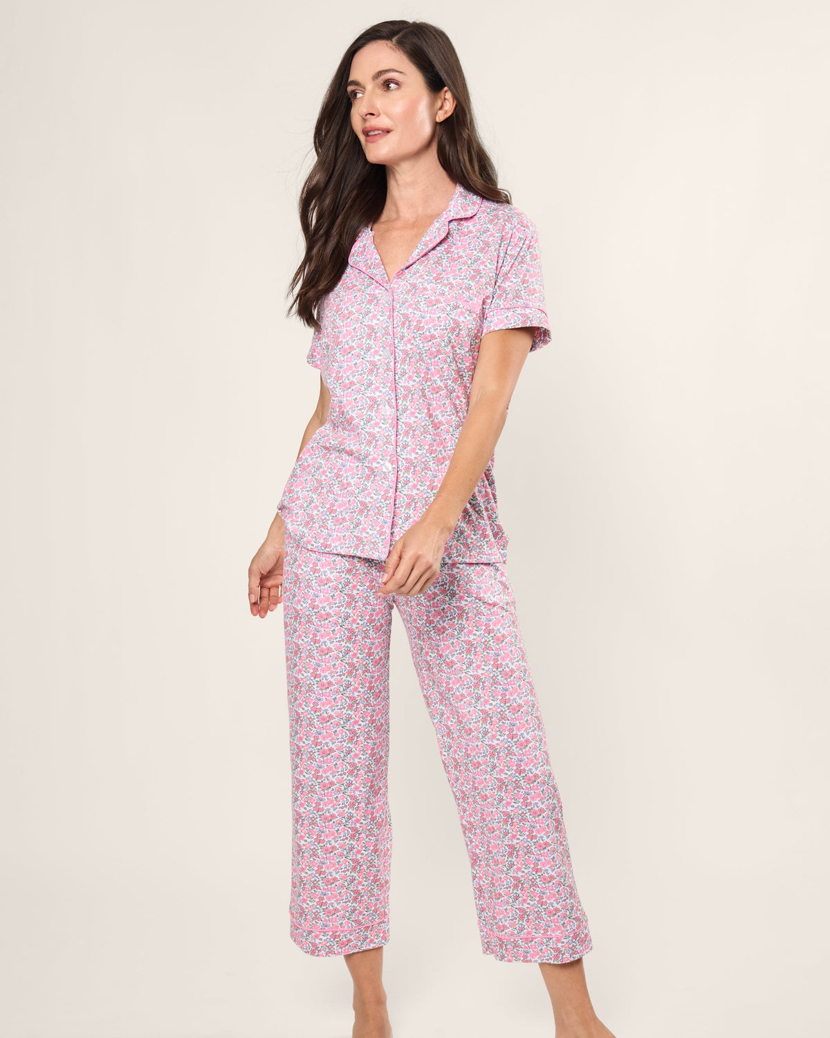 Three-quarter view of Women’s Pima Crop Set Fleurs de Rose showing button-front top and cropped pants on light background