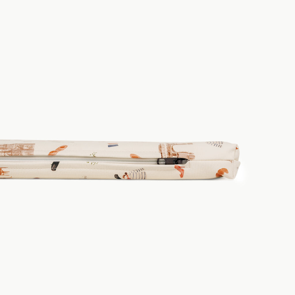 Paris / Square@zipper on the paris padded square mat