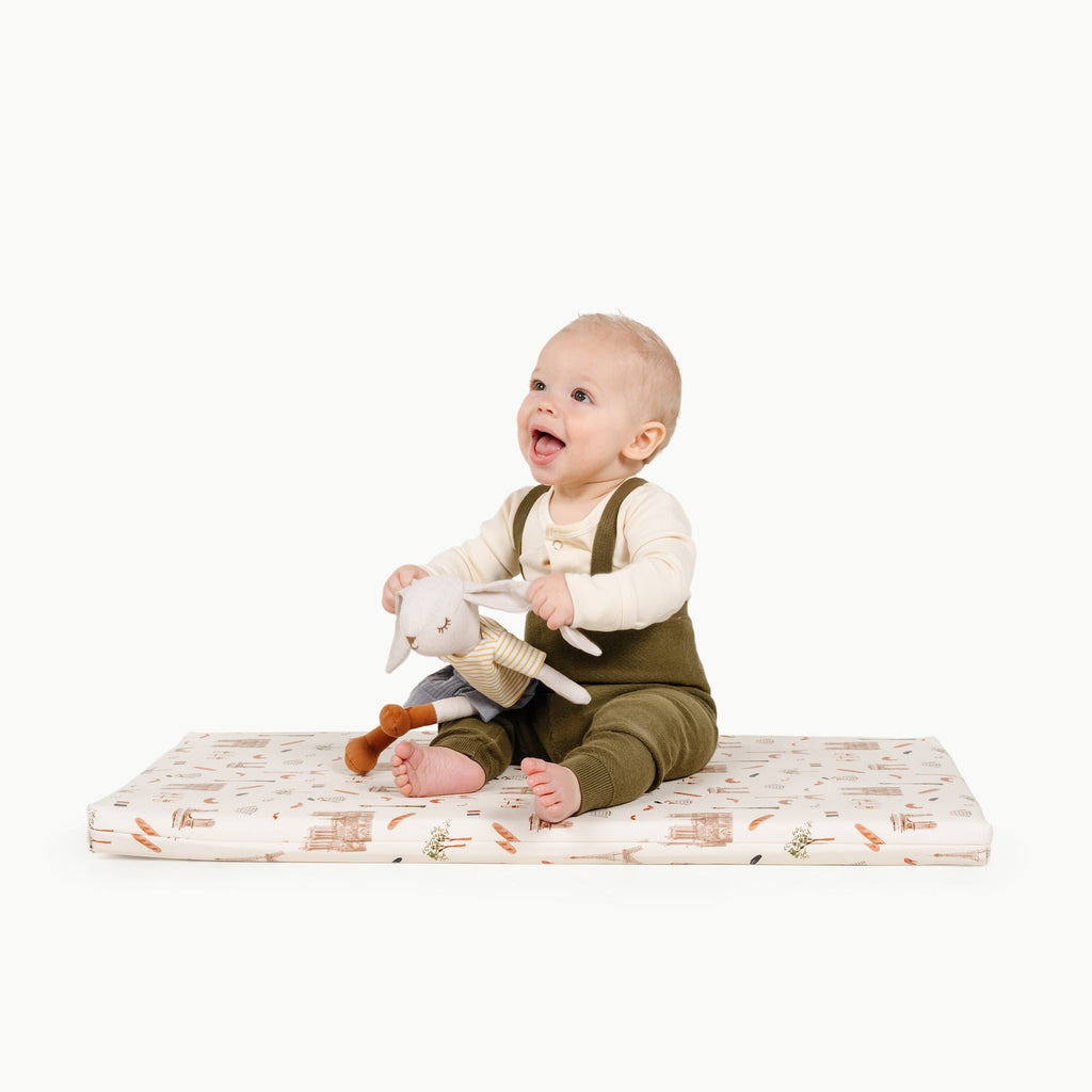 Paris@baby sitting on the paris padded micro+