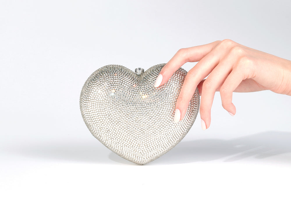 Petit Coeur L'amour Clutch in Silver