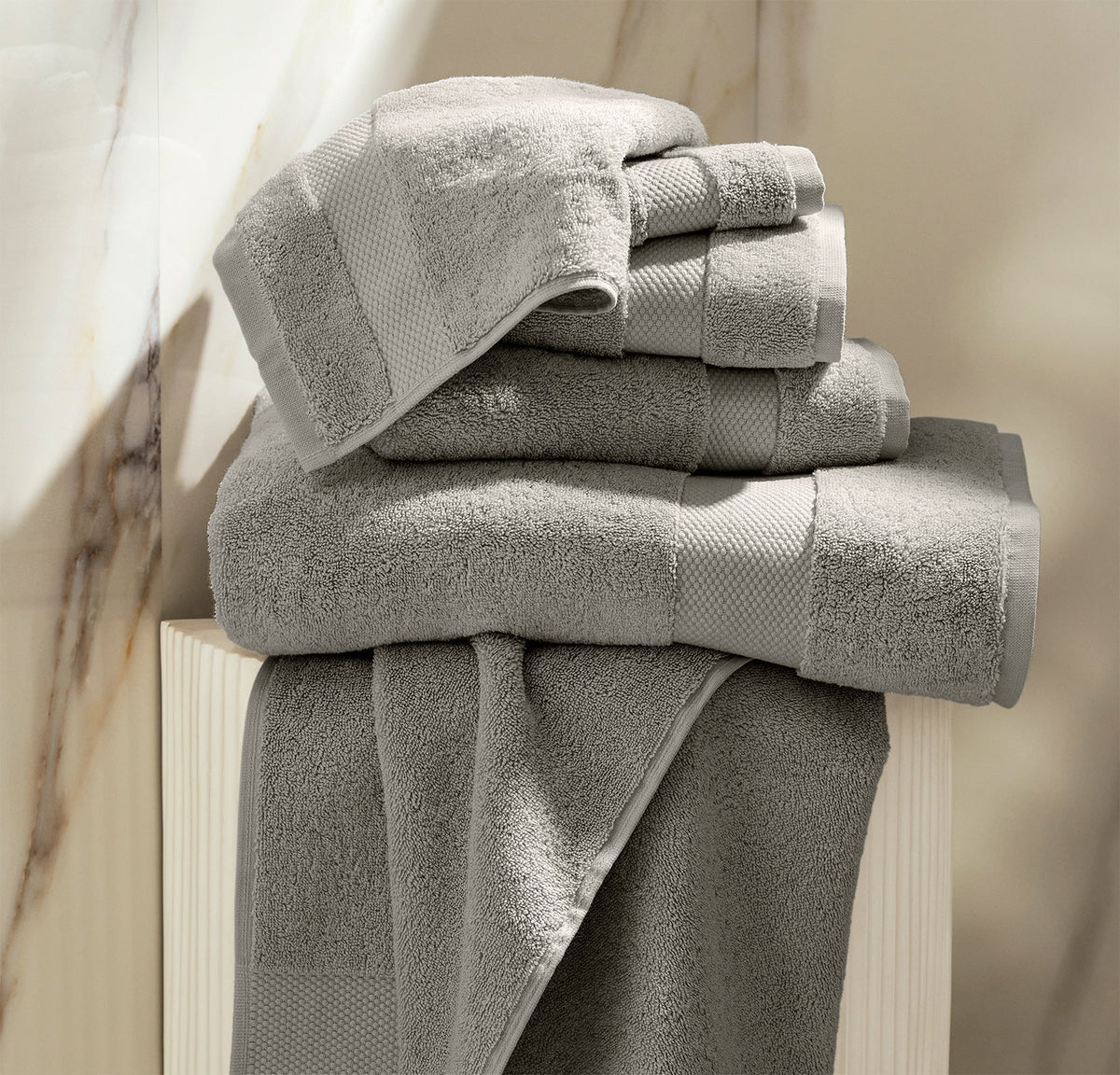 Plush Bath Towel Set in Pewter