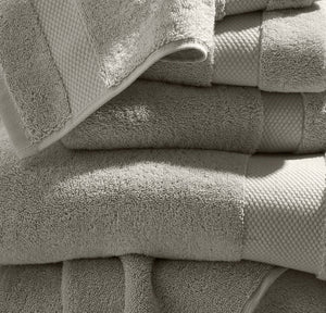 Plush Bath Towel Set in Pewter
