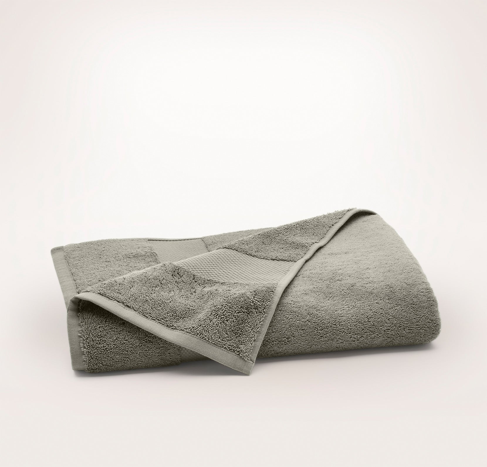 Plush Bath Towel in Juniper