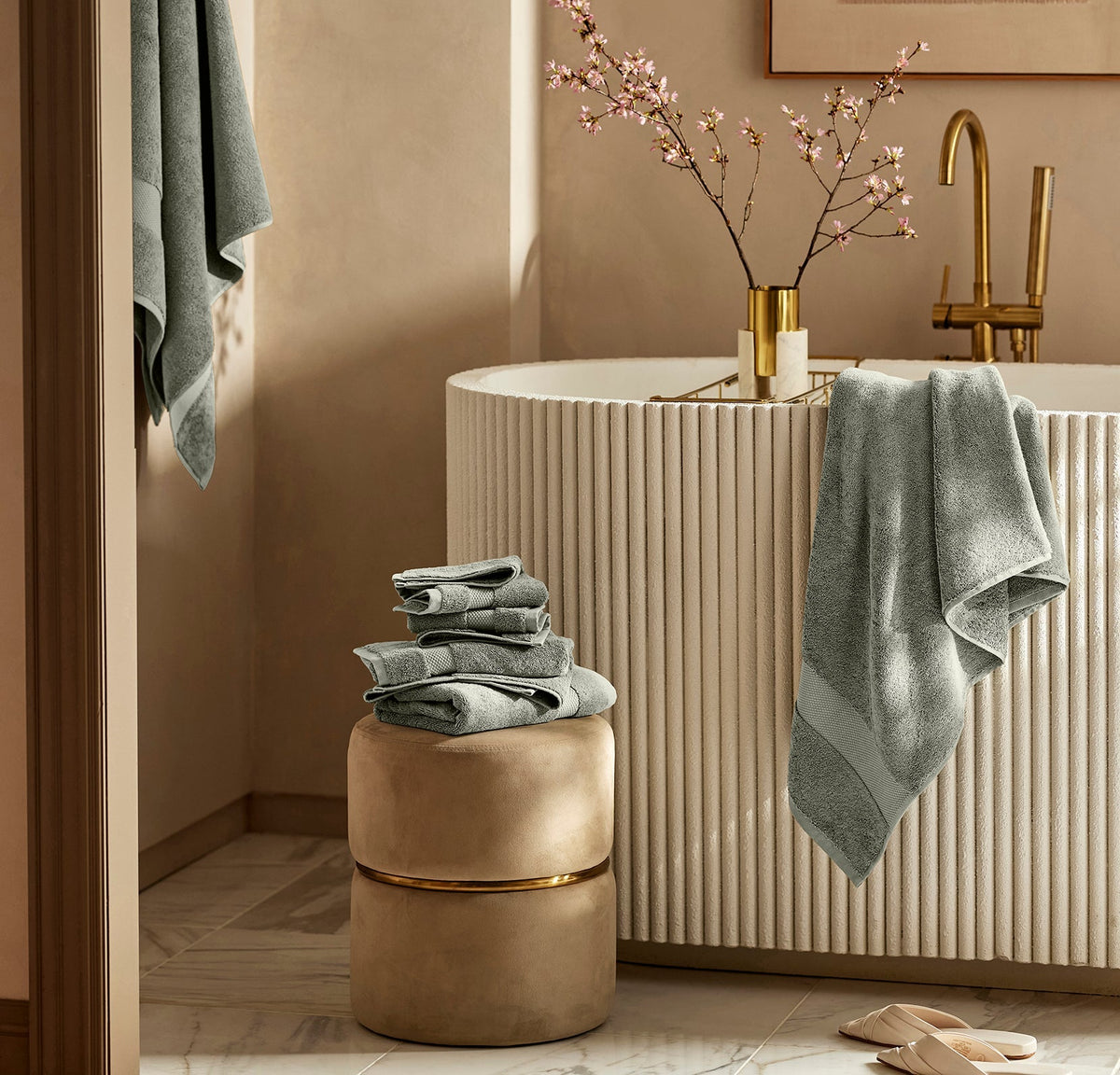 Plush Bath Towel Set in Juniper