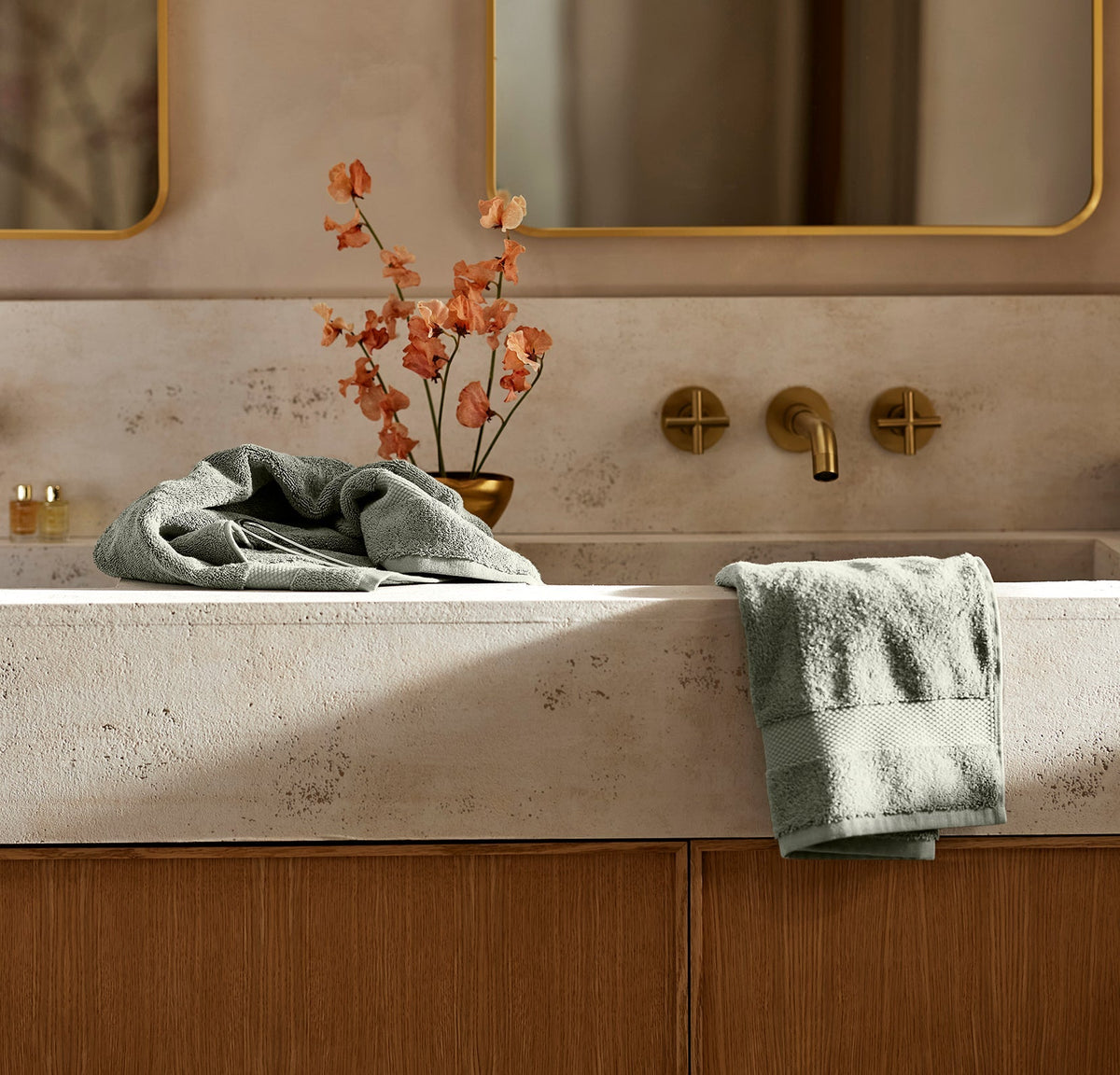 Plush Bath Towel Set in Juniper