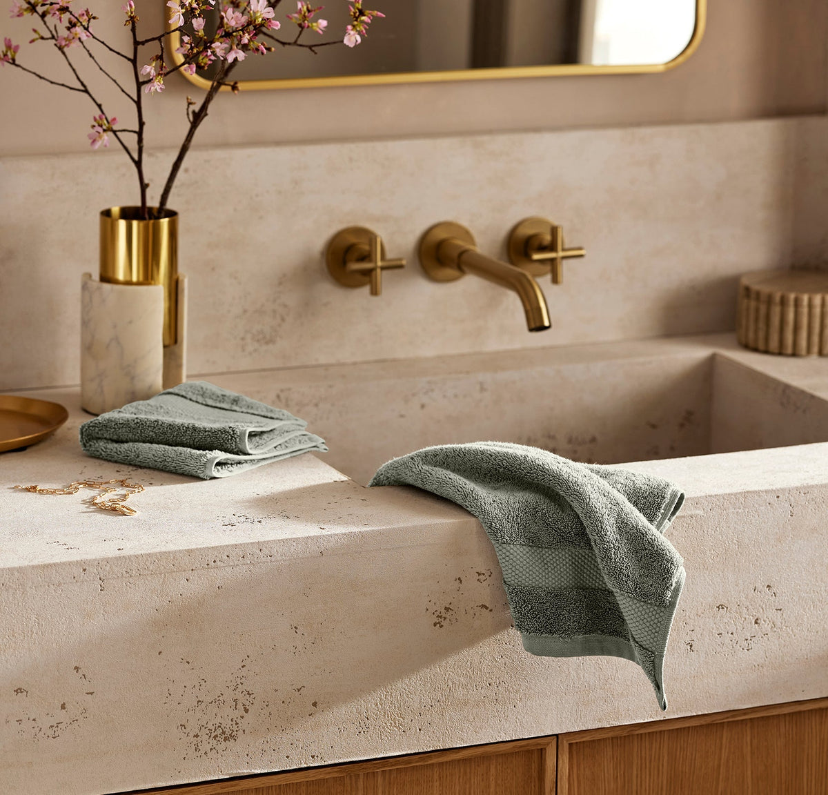 Plush Bath Towel Set in Juniper