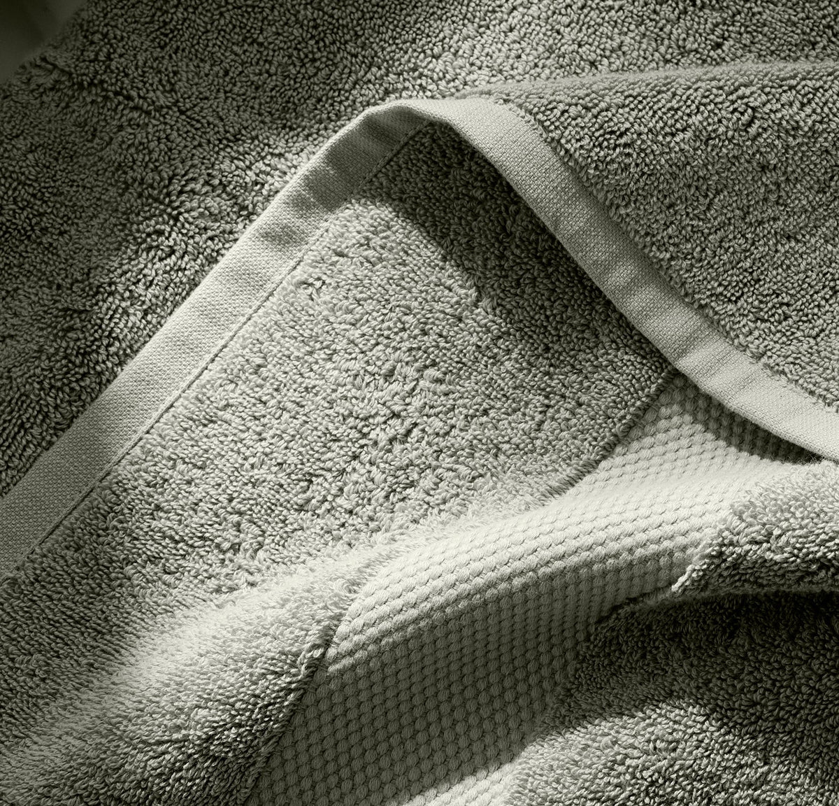 Plush Bath Towel in Juniper