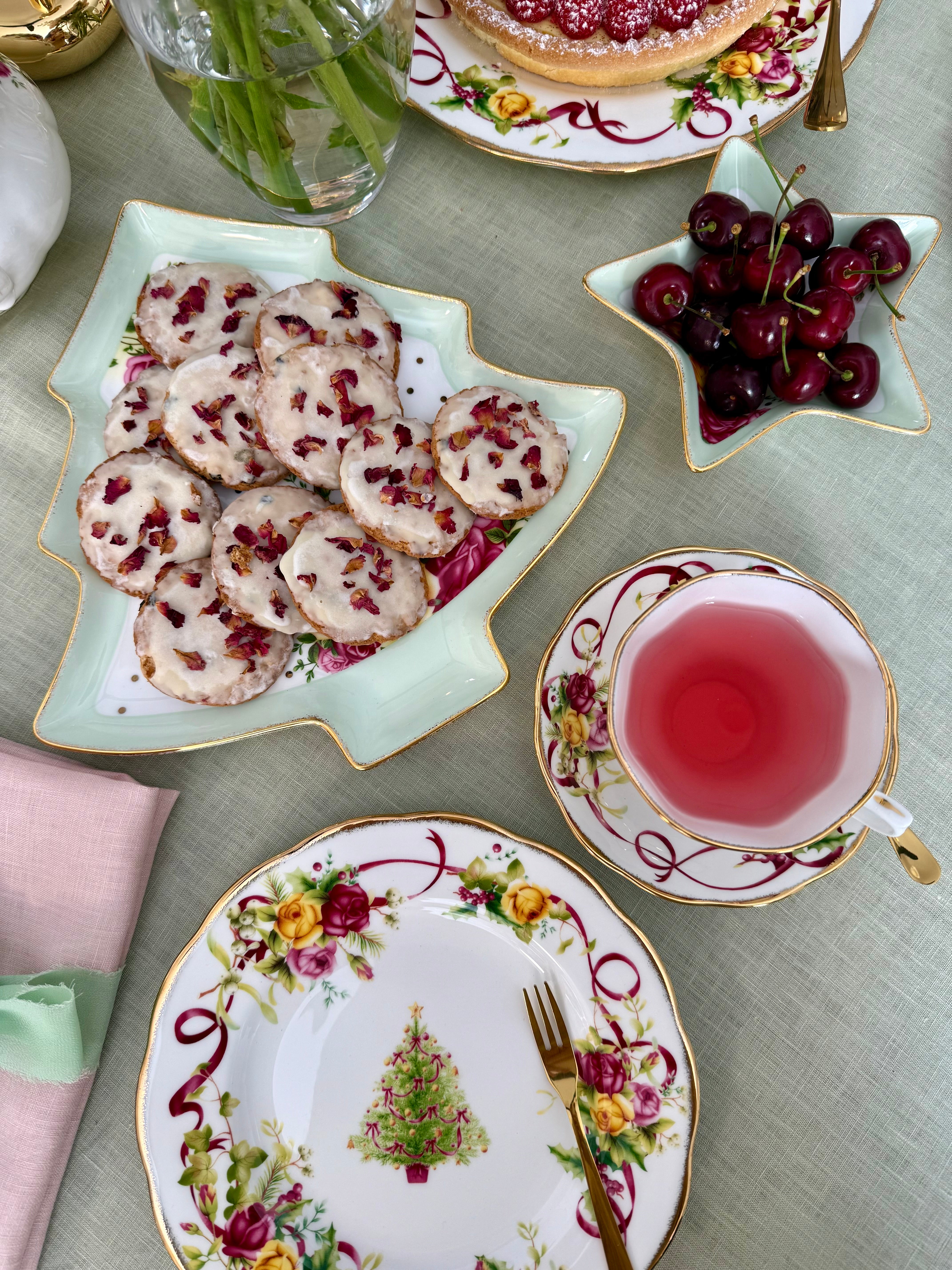 Old Country Roses Christmas Tree Serving Dish