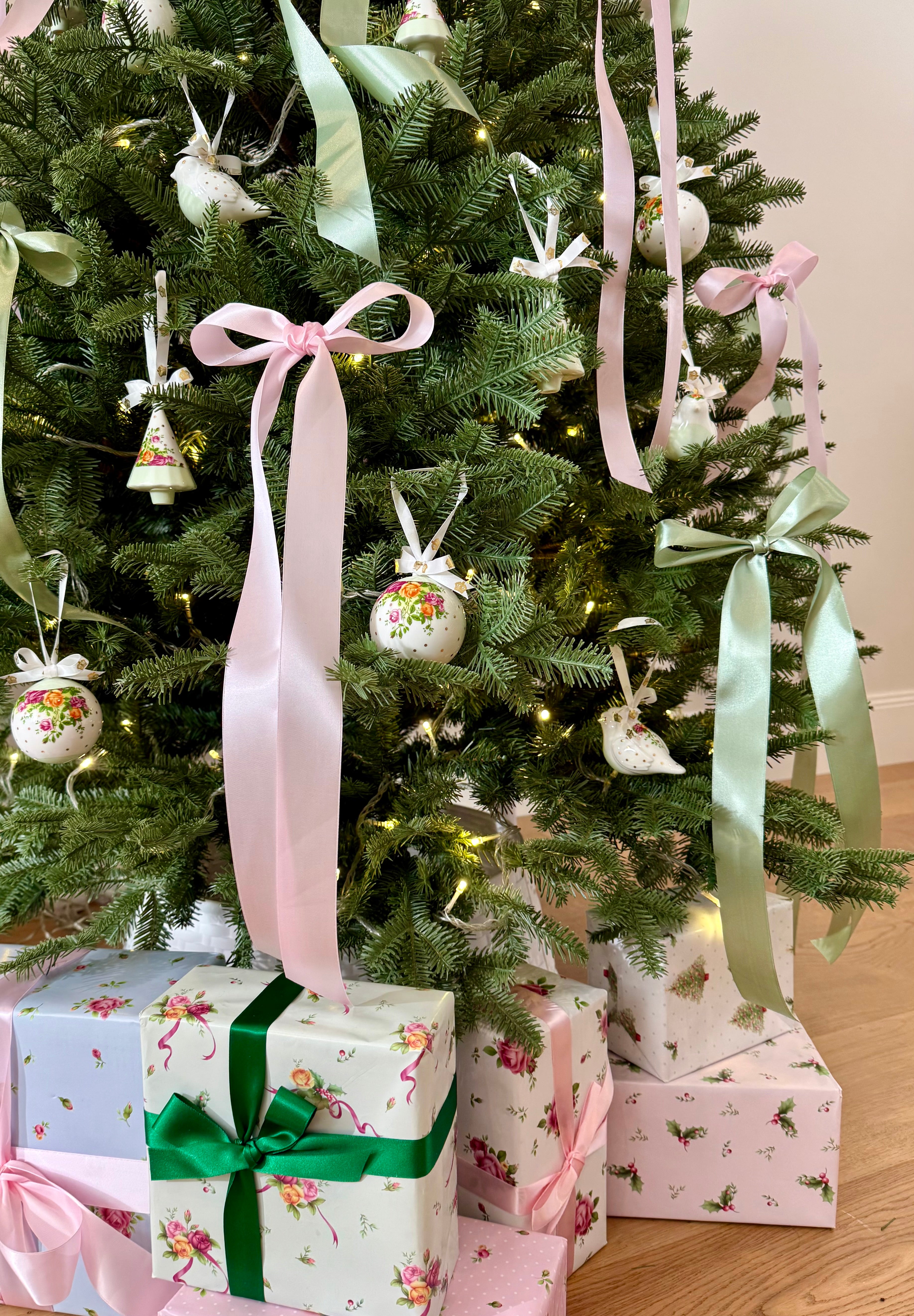 Old Country Roses Christmas Hanging Ornament Bauble